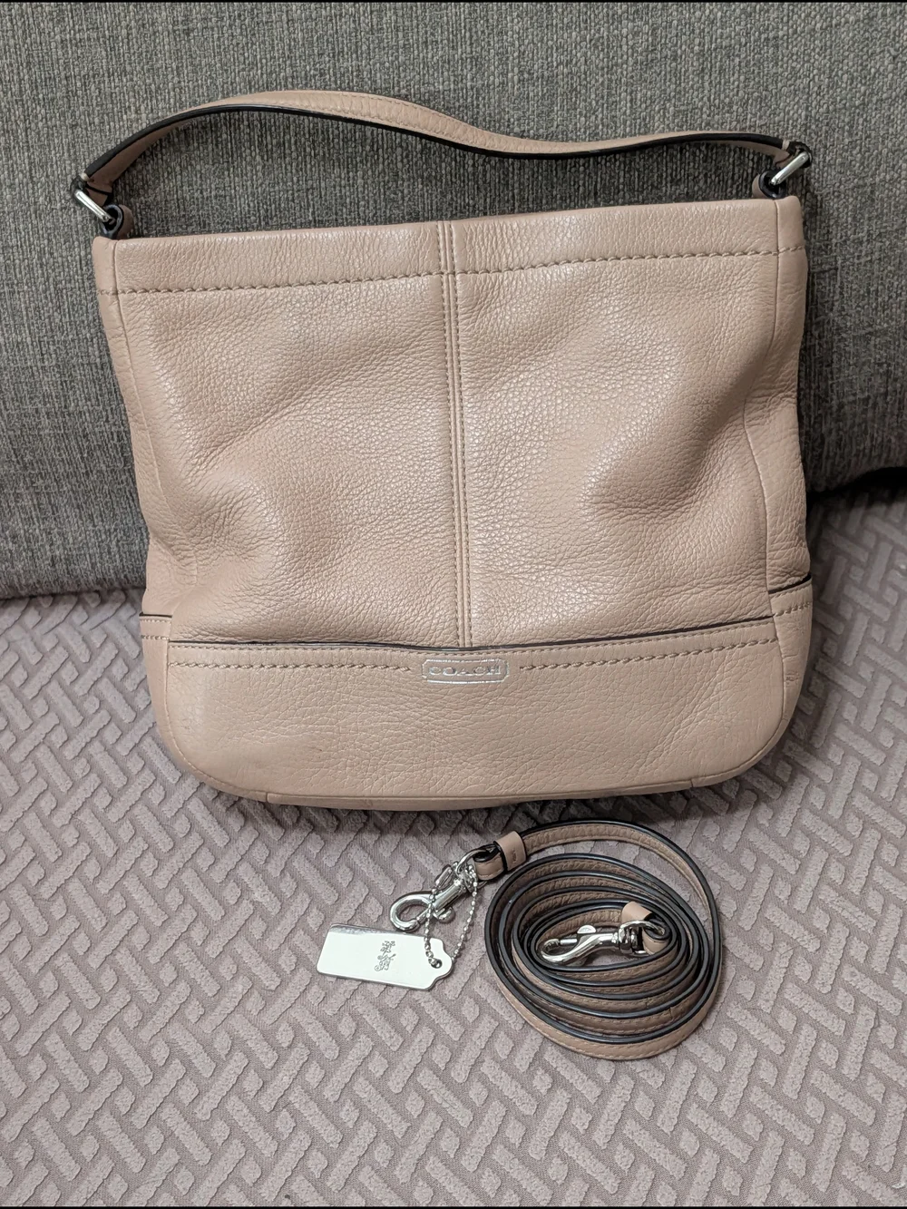 Coach Beige Leather Shoulder Bag EUC